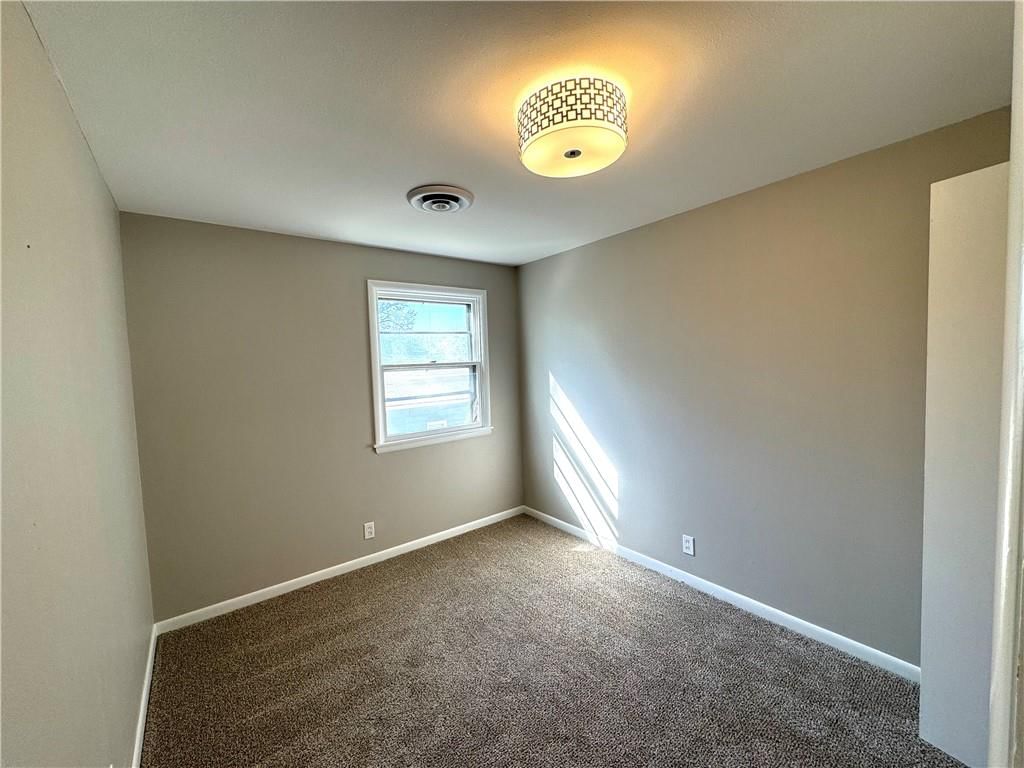 610 S Summit Street — photo 17