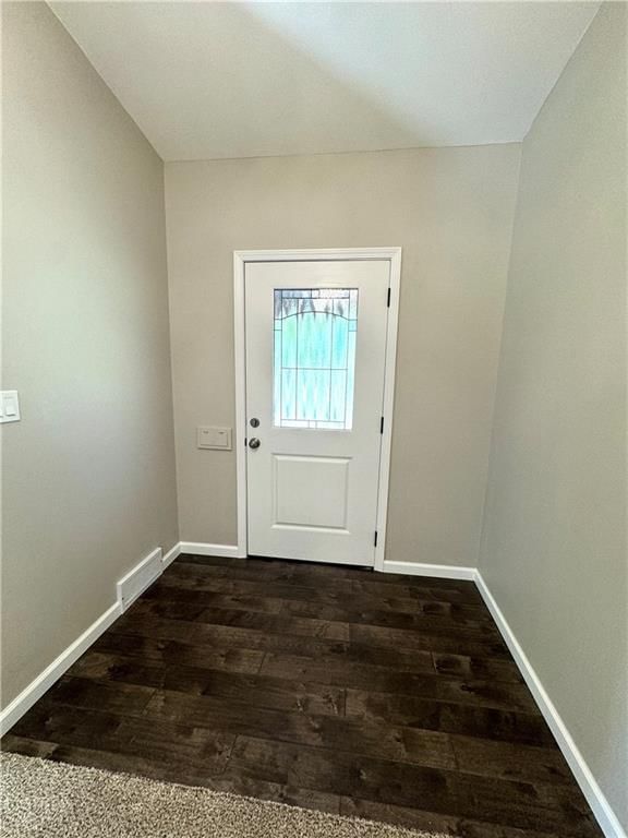 610 S Summit Street — photo 7