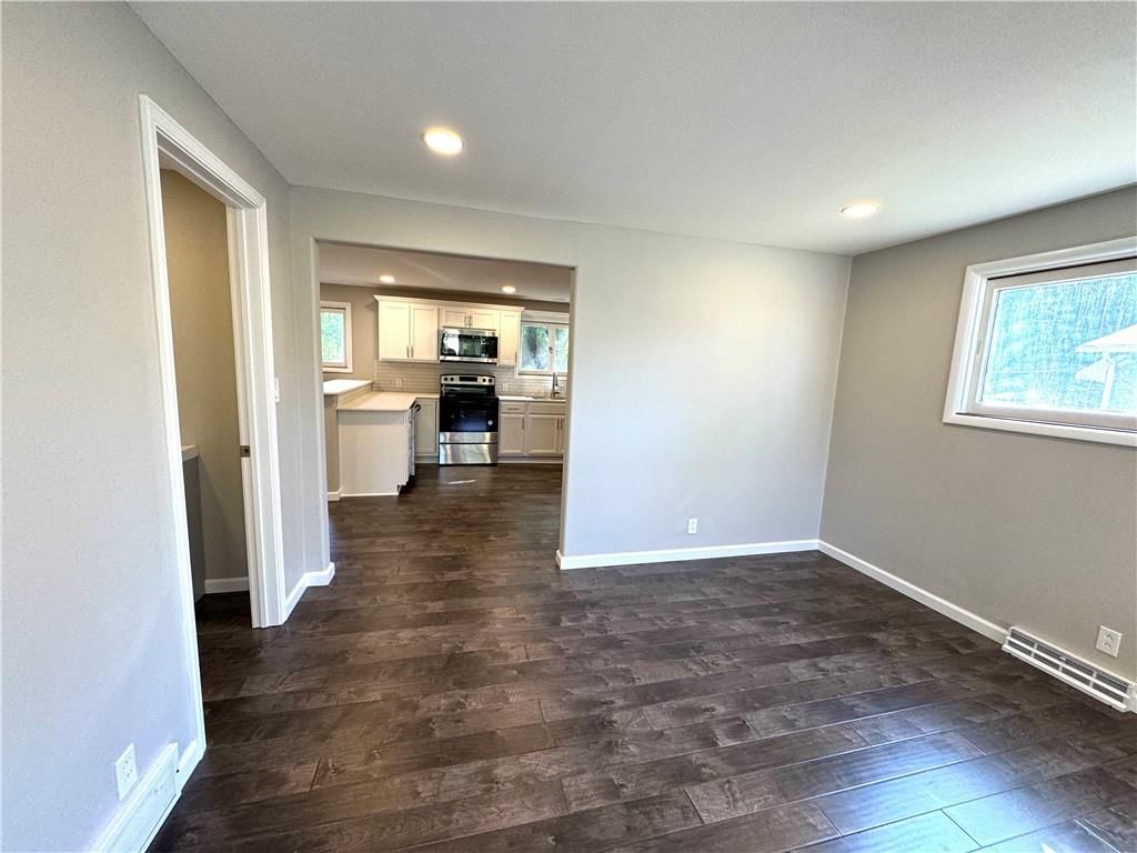 610 S Summit Street — photo 10