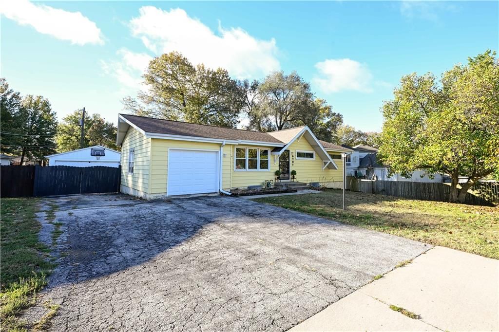 6707 NW 72nd Street — photo 8