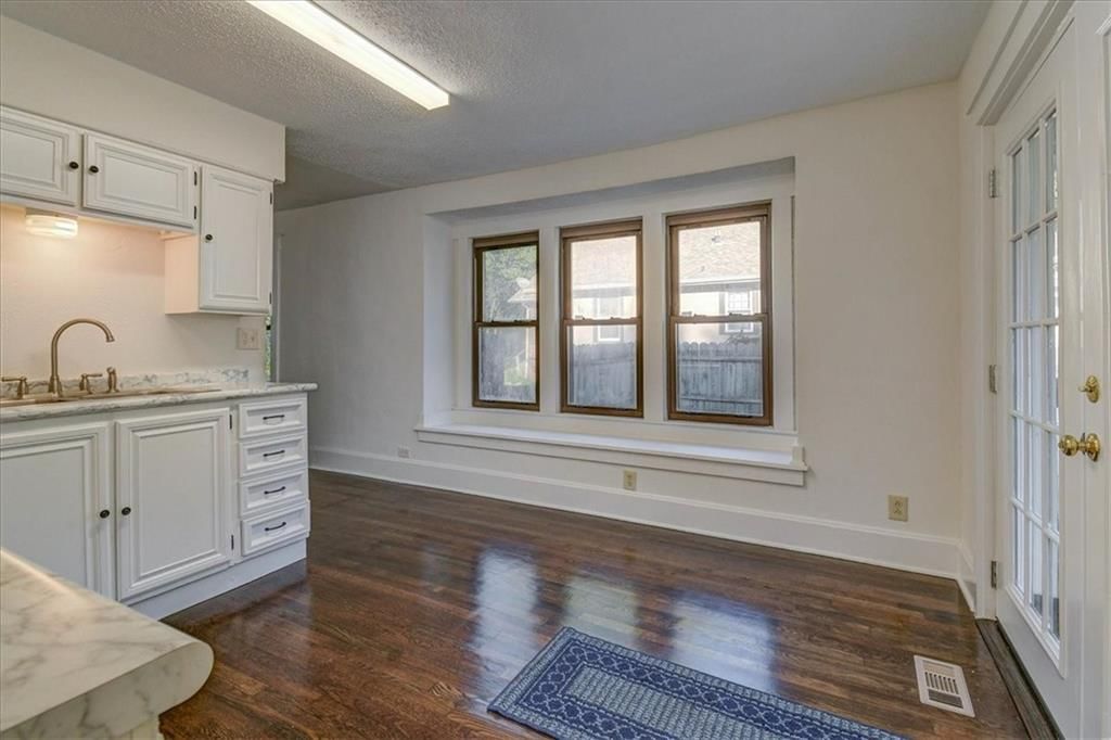 305 E College Street — photo 11