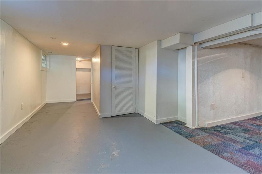 305 E College Street — photo 15