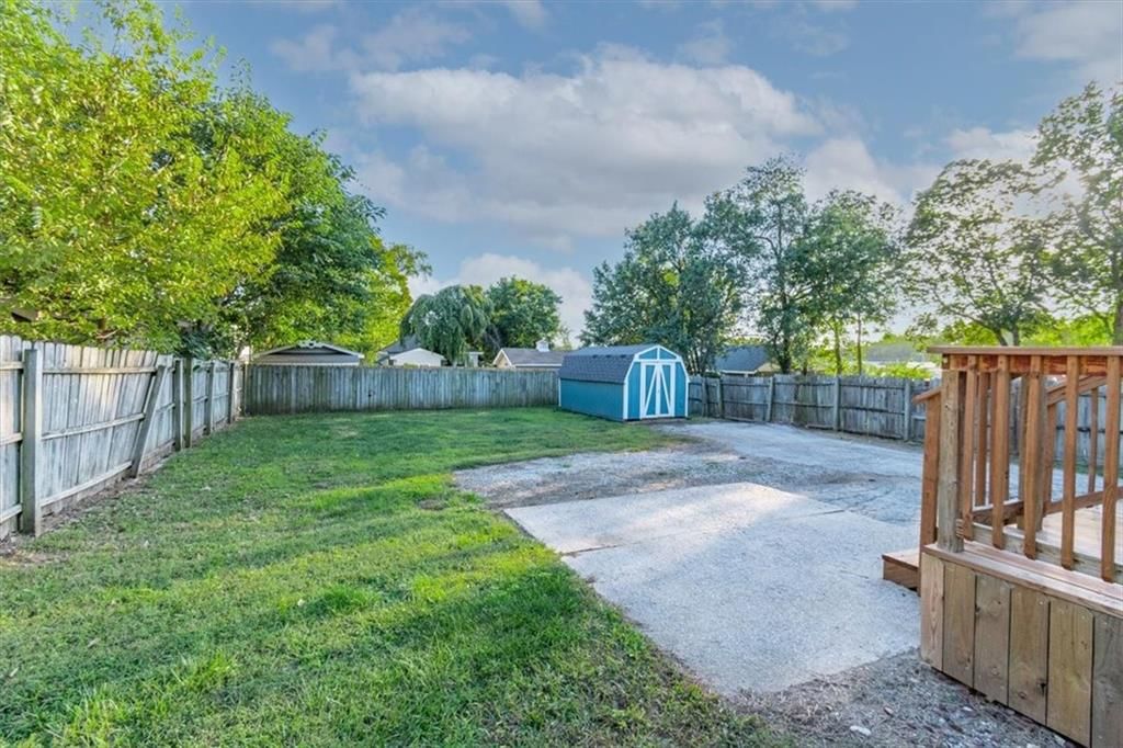 305 E College Street — photo 19
