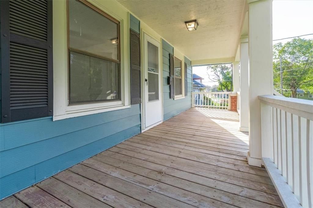 305 E College Street — photo 4