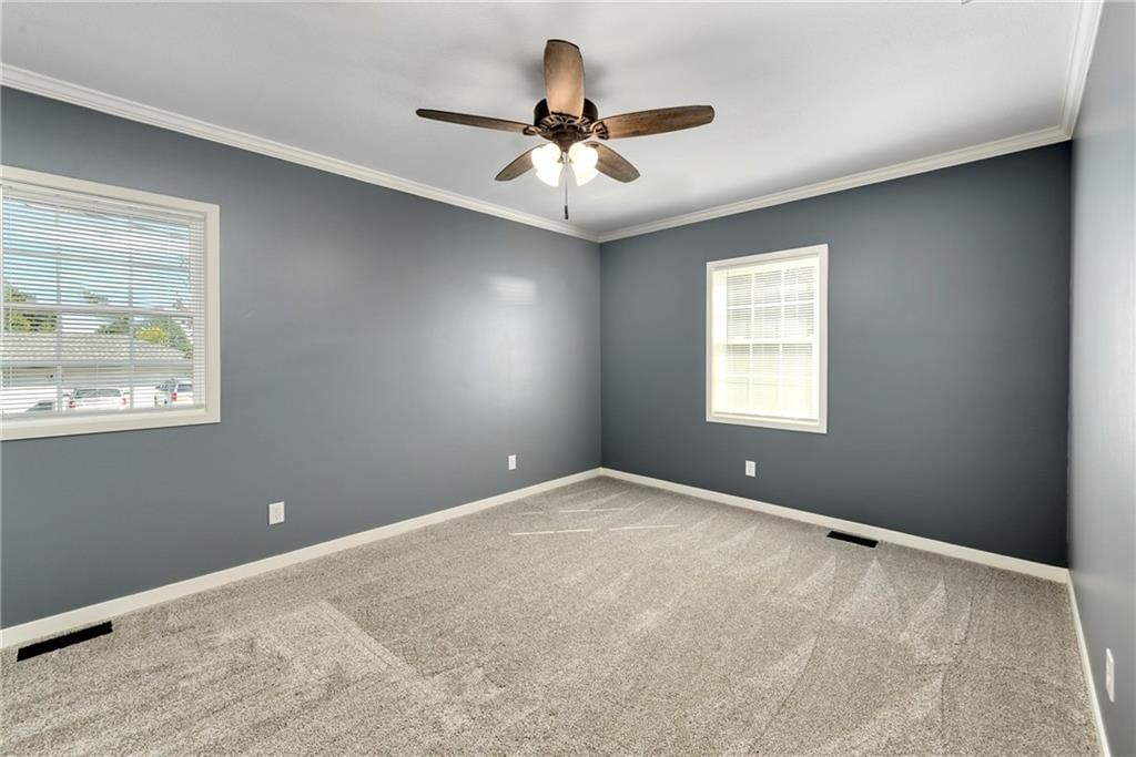 101 W Broadway Street — photo 14