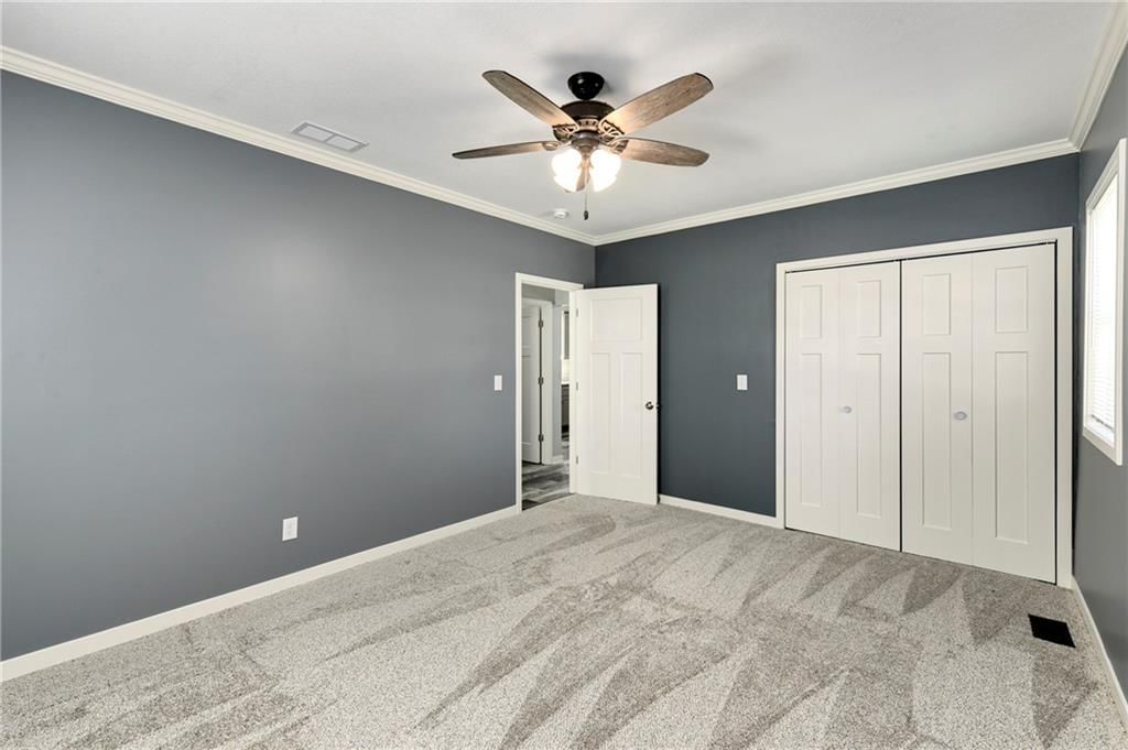 101 W Broadway Street — photo 15