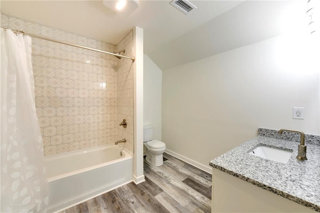 101 W Broadway Street — photo 17