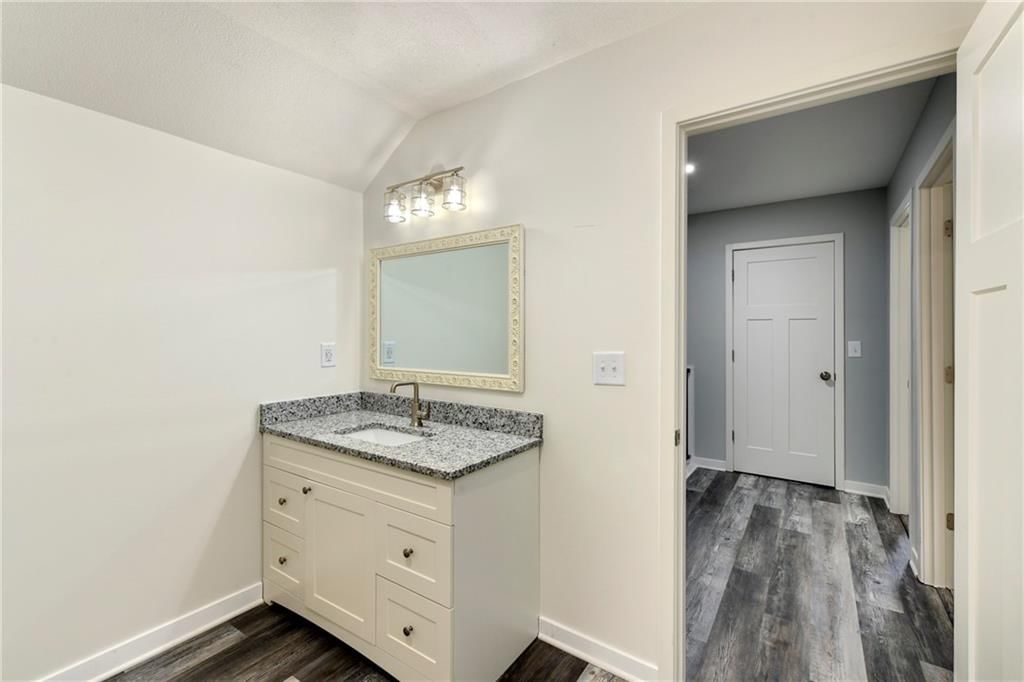 101 W Broadway Street — photo 18