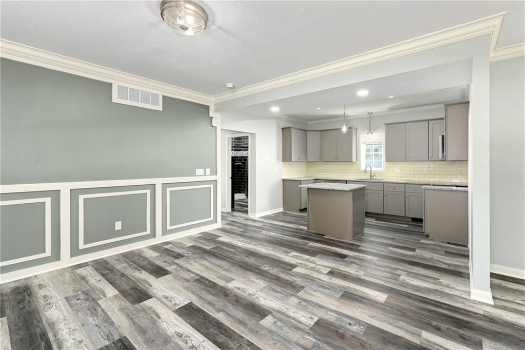 101 W Broadway Street — photo 5