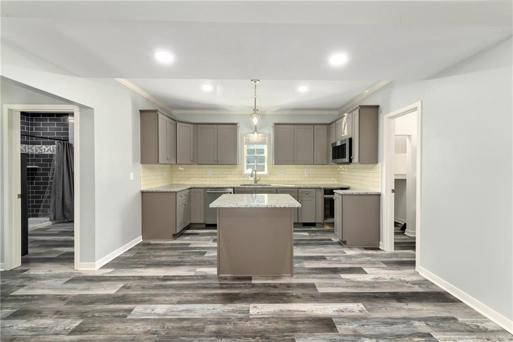 101 W Broadway Street — photo 9