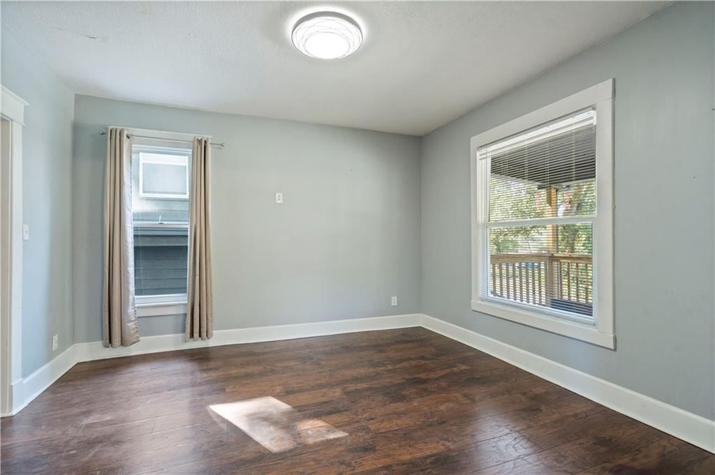 3235 Chestnut Avenue — photo 7