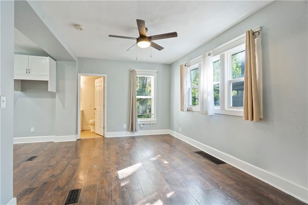 3235 Chestnut Avenue — photo 8
