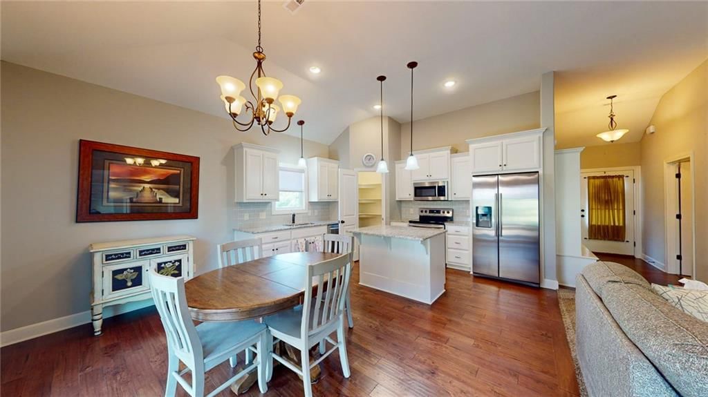 3208 Sheffield Lane — photo 8