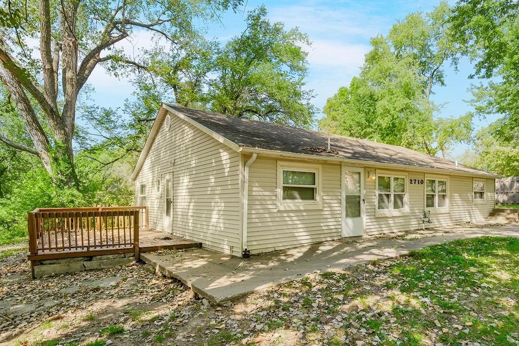 2710 Cedar Crest Drive — photo 2