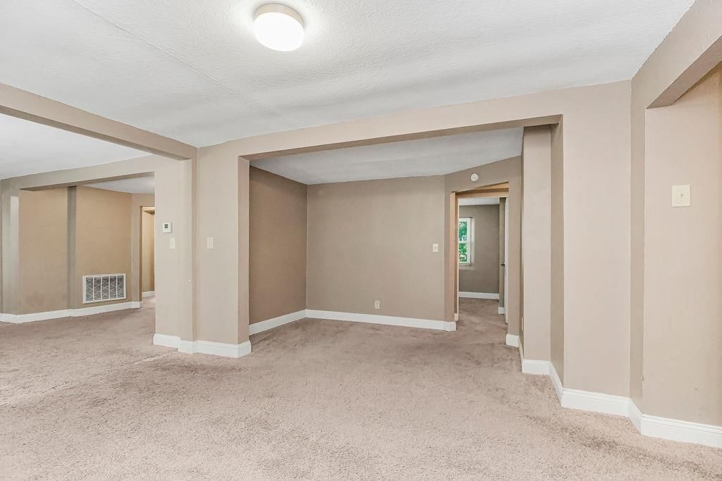 2710 Cedar Crest Drive — photo 8