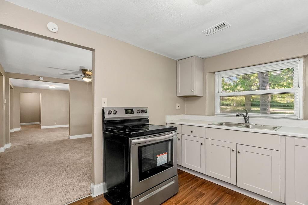 2710 Cedar Crest Drive — photo 9