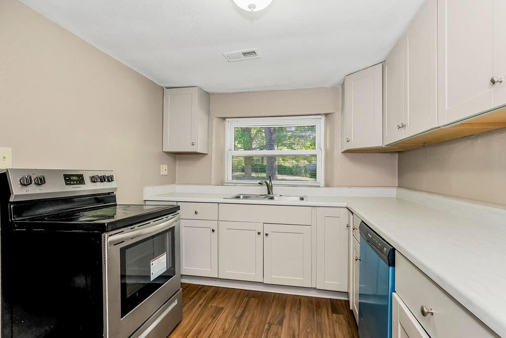 2710 Cedar Crest Drive — photo 10