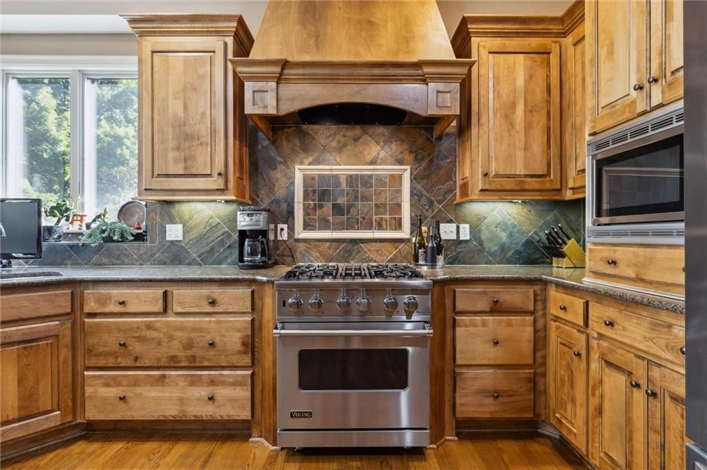 15233 Linden Street — photo 3