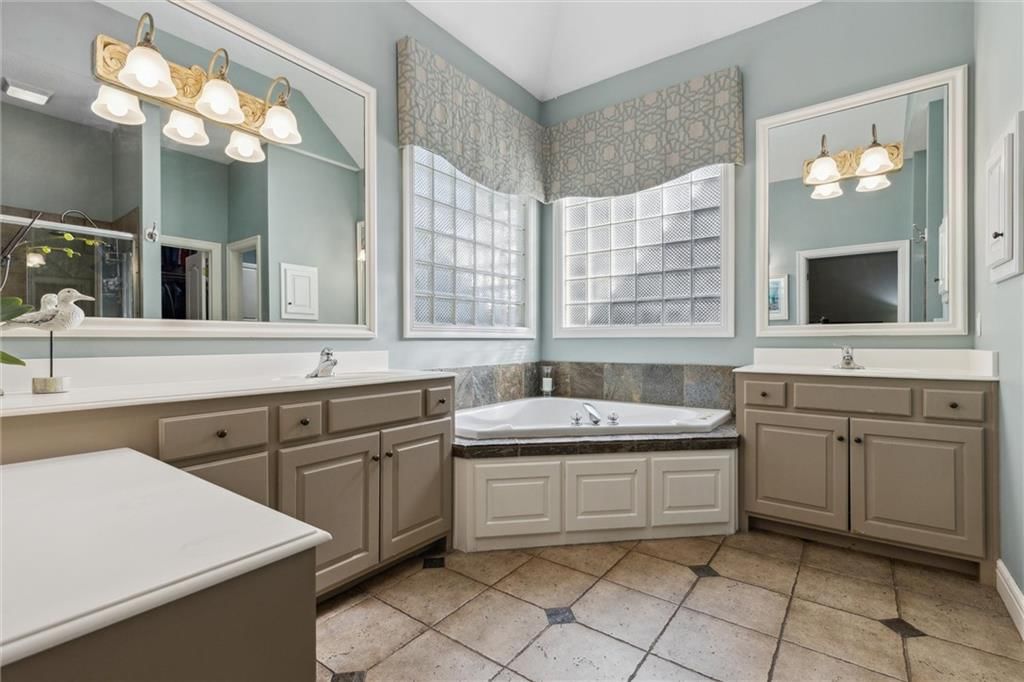 15233 Linden Street — photo 21
