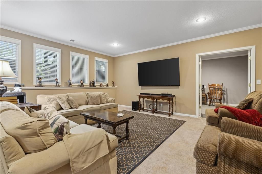 15233 Linden Street — photo 28