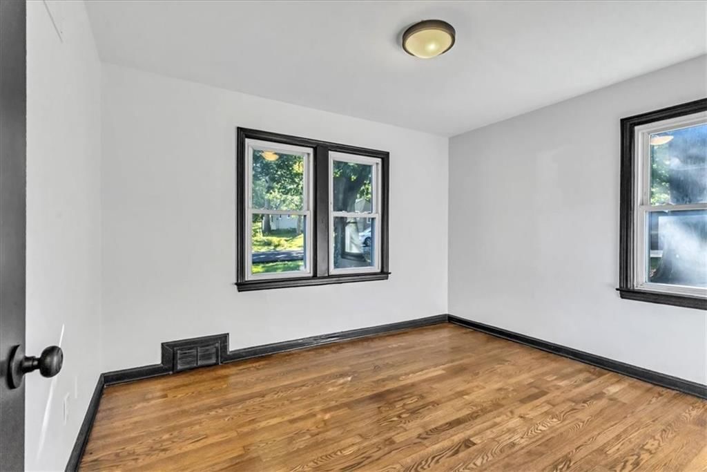 1006 S 56TH Terrace — photo 4