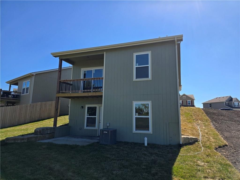 1735 Elderberry Lane — photo 3