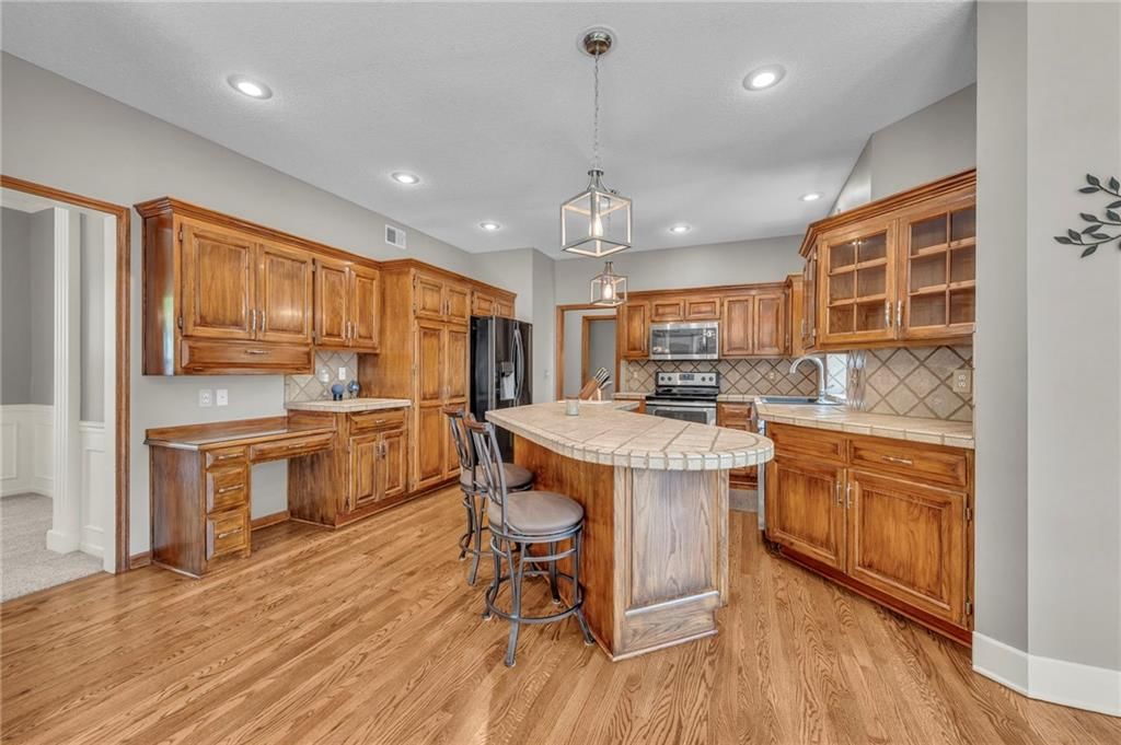 18725 W 116th Street — photo 13