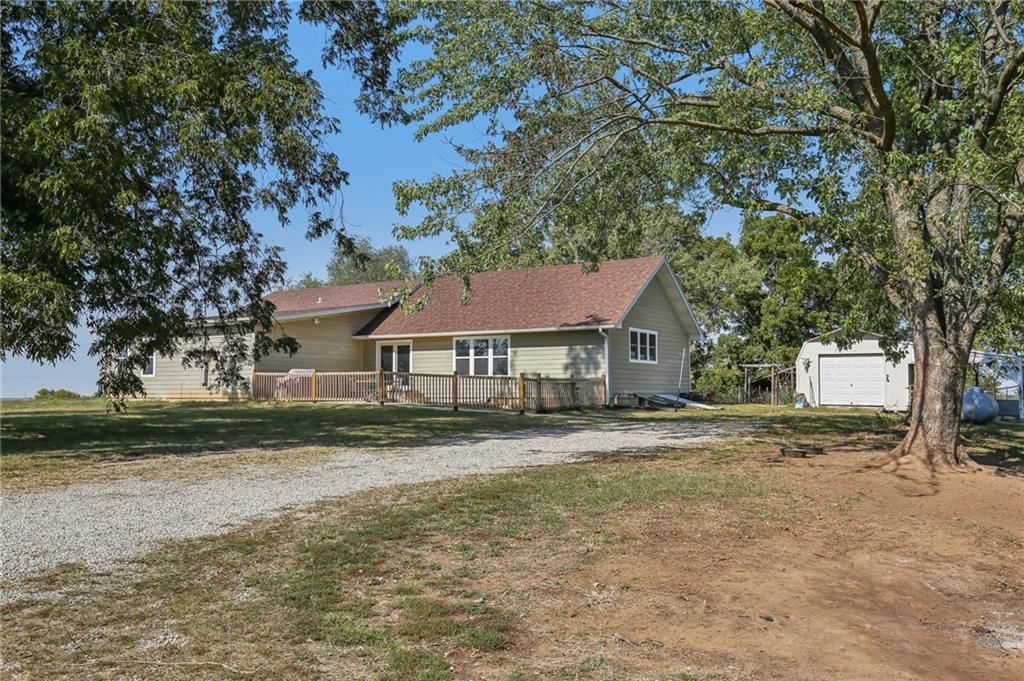 825 SE State Route 13 Highway — photo 2