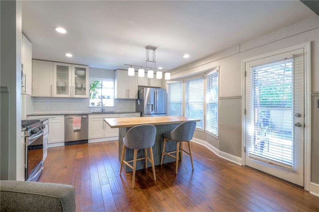 703 SW Montgomery Avenue — photo 8