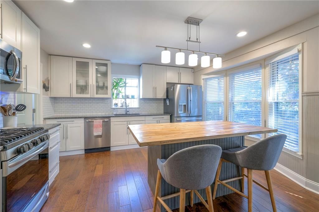 703 SW Montgomery Avenue — photo 9