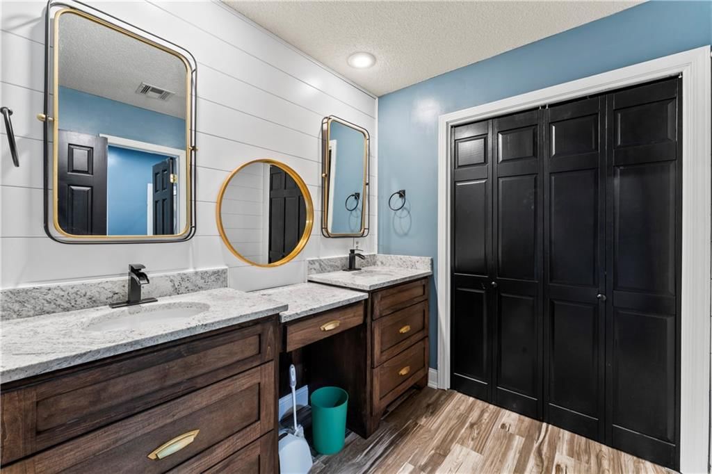 15390 Pin Oak Drive — photo 34