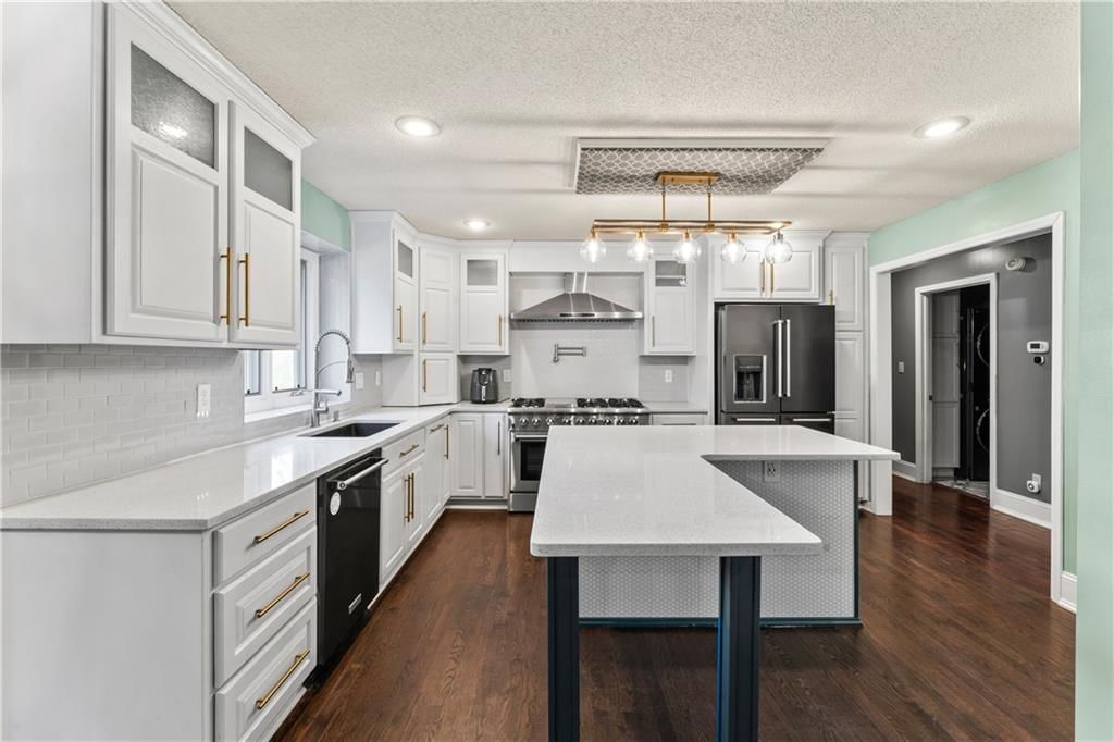 15390 Pin Oak Drive — photo 10