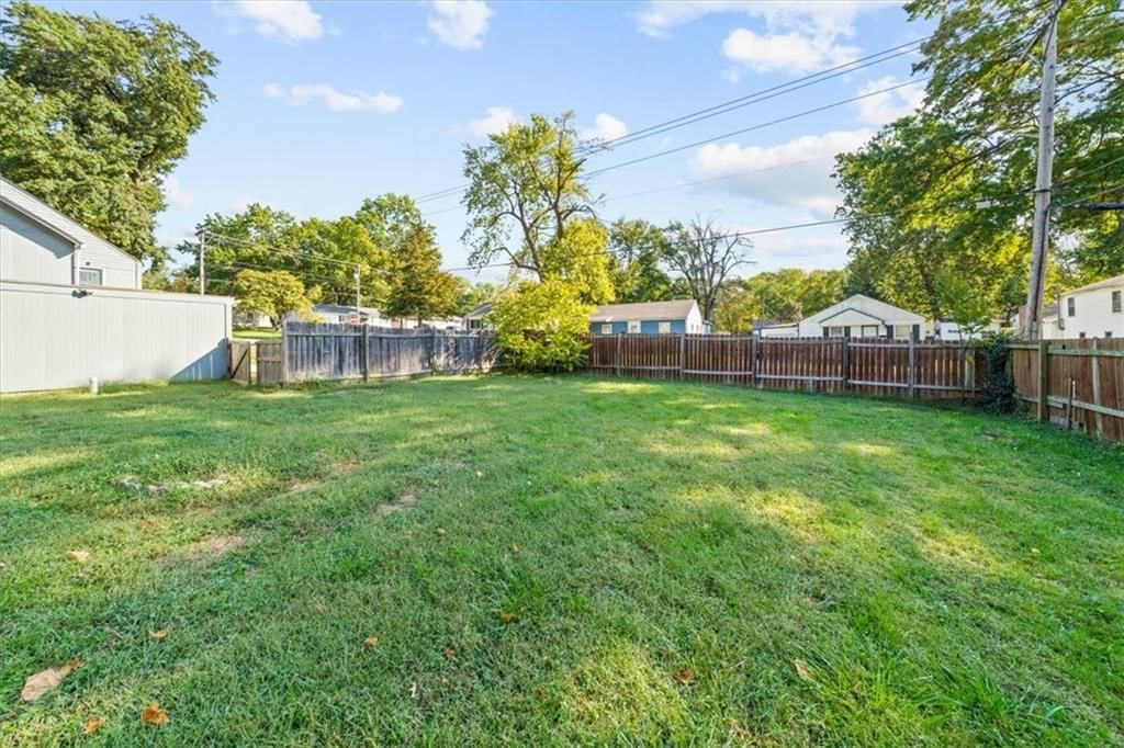 2700 S Norwood Avenue — photo 17