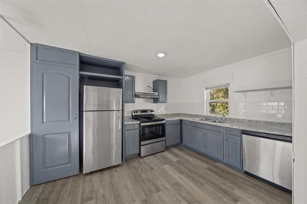 2700 S Norwood Avenue — photo 6