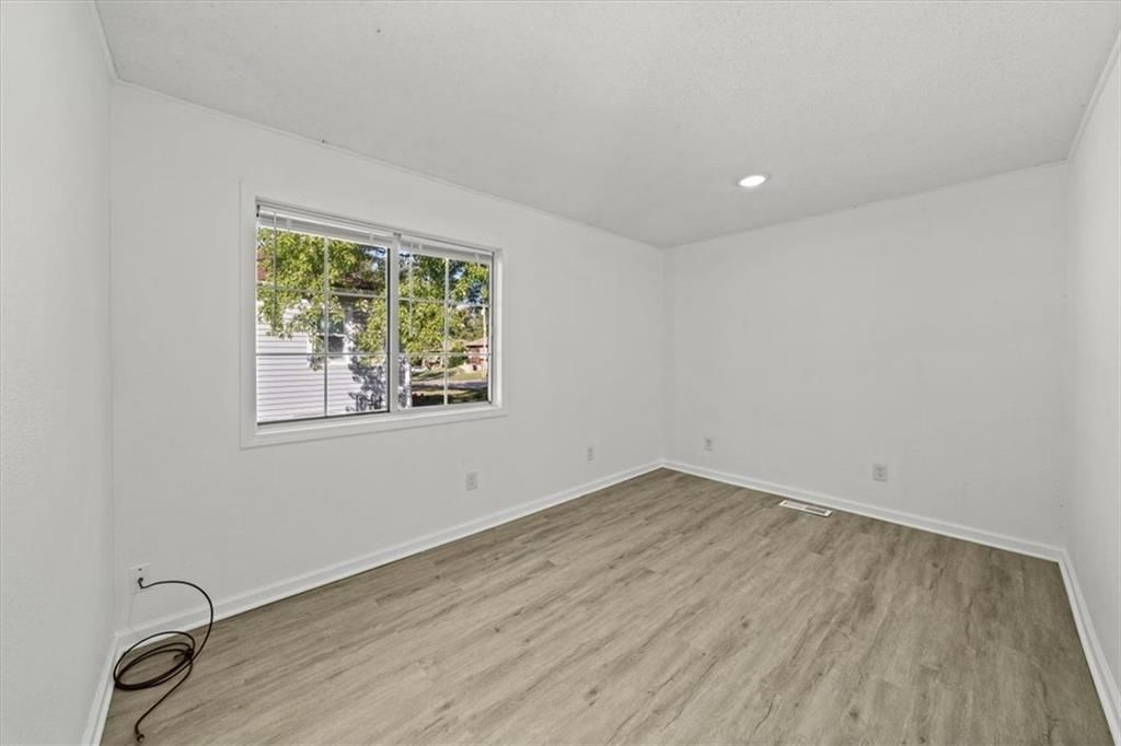 2700 S Norwood Avenue — photo 10