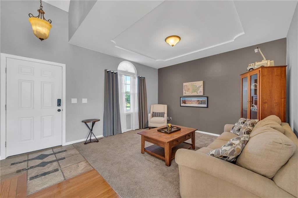 1235 NE Cardinal Drive — photo 2
