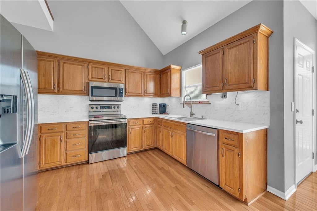 1235 NE Cardinal Drive — photo 12