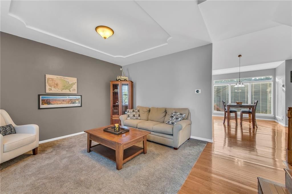 1235 NE Cardinal Drive — photo 3