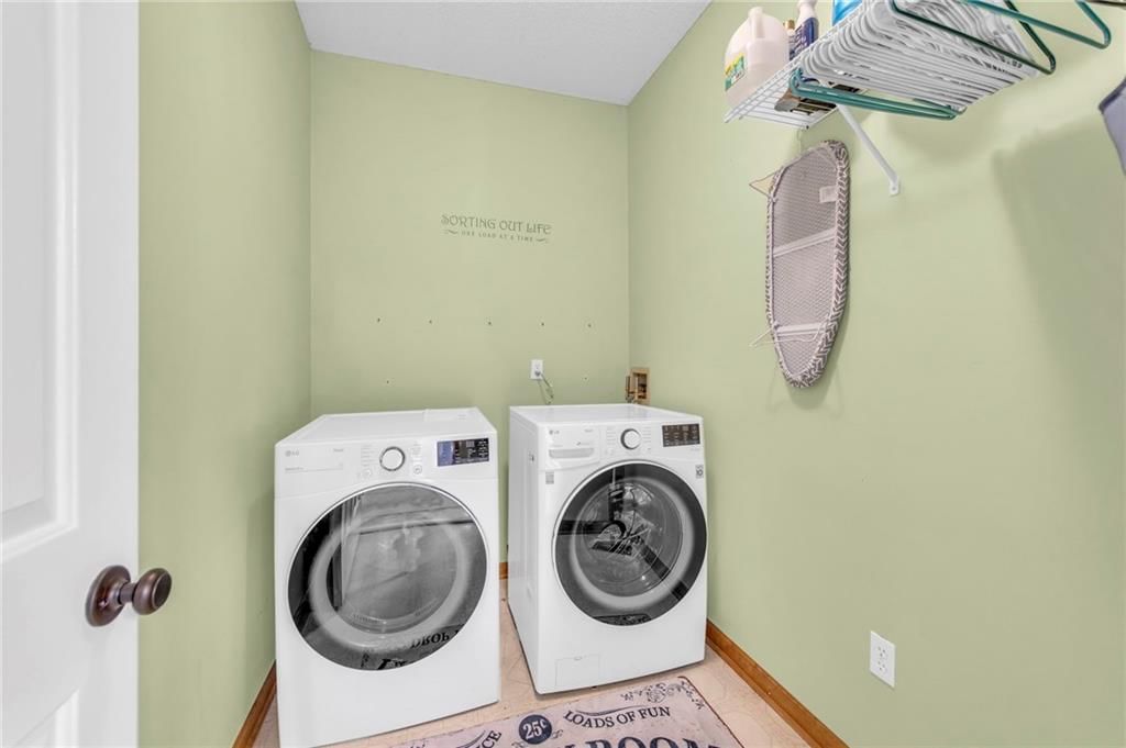 1235 NE Cardinal Drive — photo 33