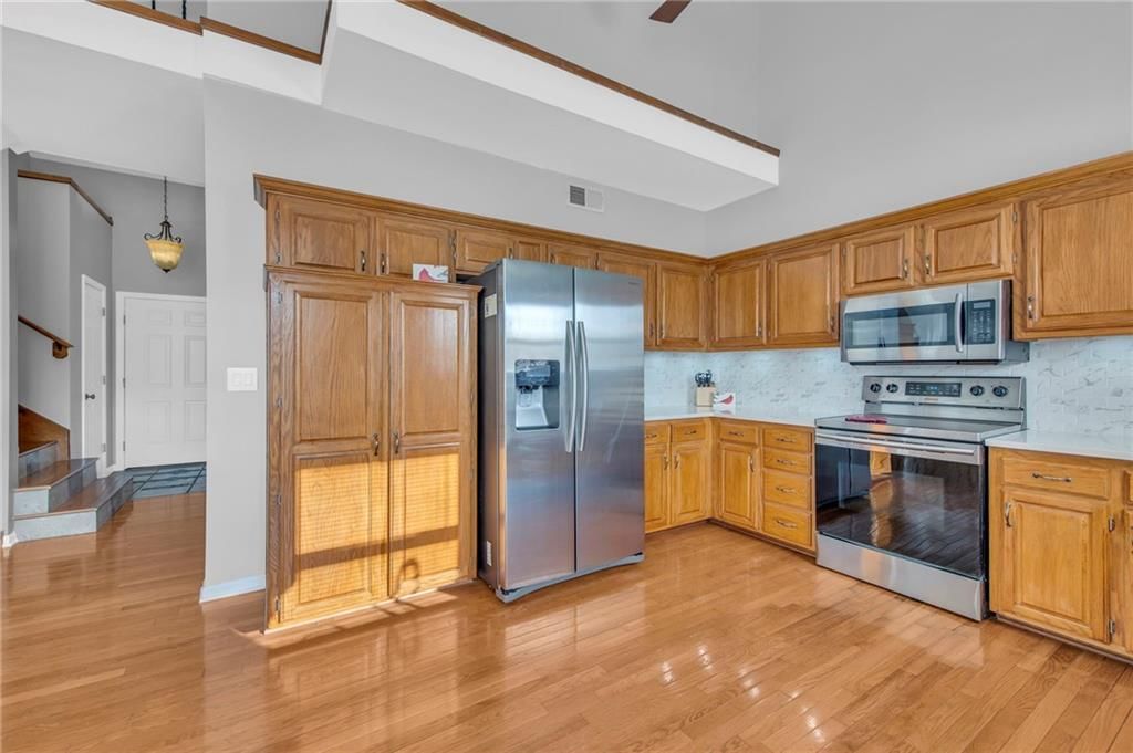 1235 NE Cardinal Drive — photo 9
