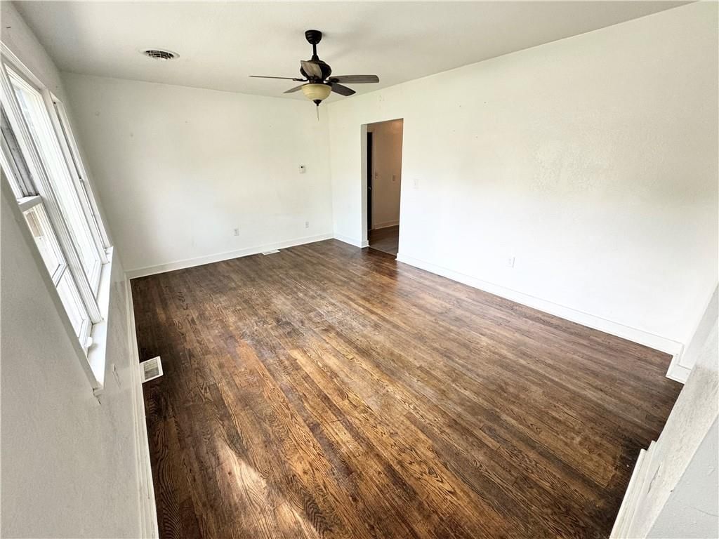 818 Broad Street — photo 8