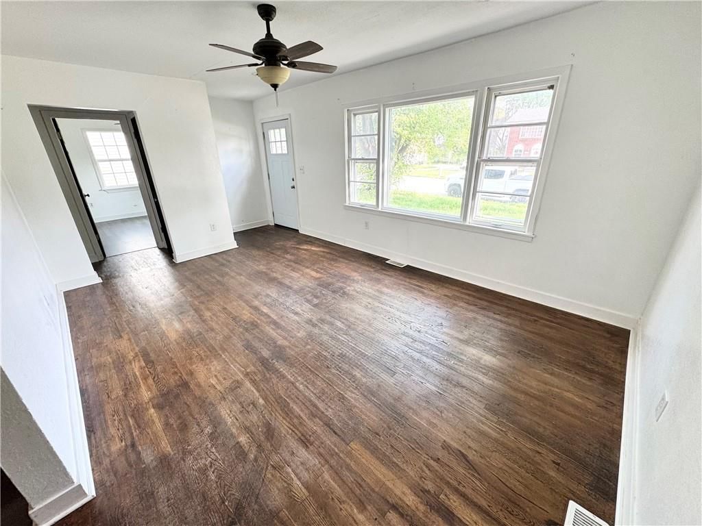 818 Broad Street — photo 9