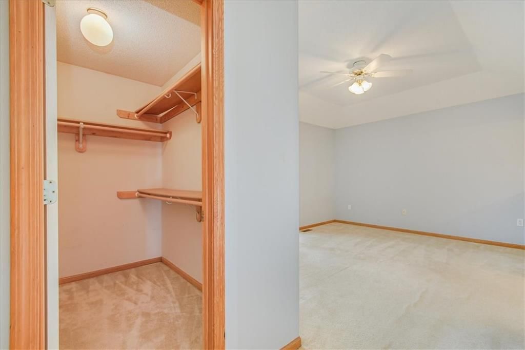 8536 N Robinhood Avenue — photo 15
