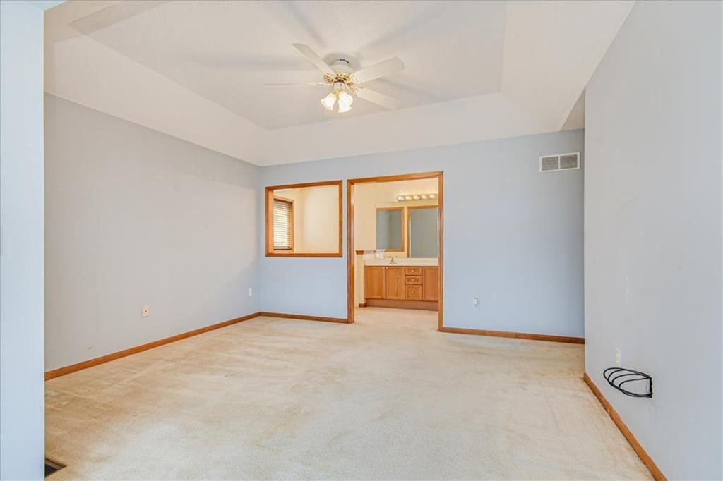 8536 N Robinhood Avenue — photo 18