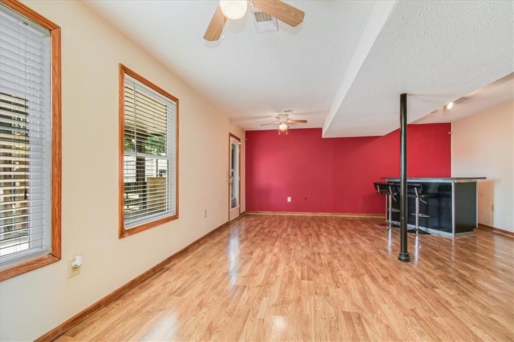 8536 N Robinhood Avenue — photo 25