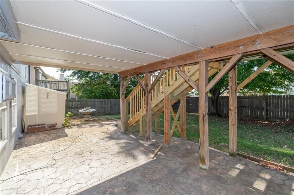 8536 N Robinhood Avenue — photo 32