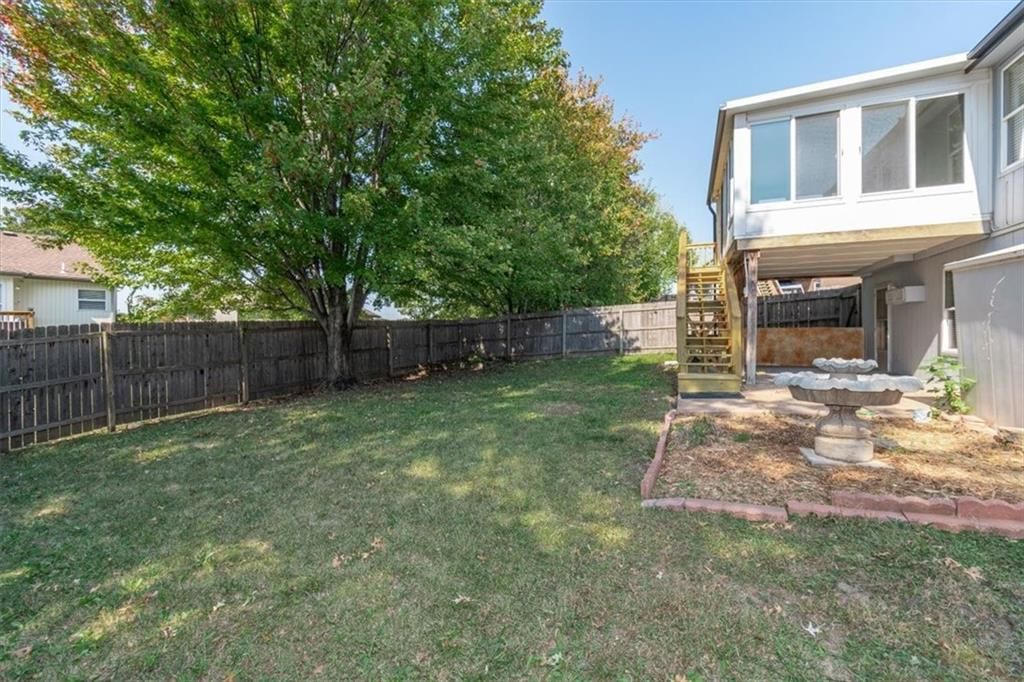 8536 N Robinhood Avenue — photo 33