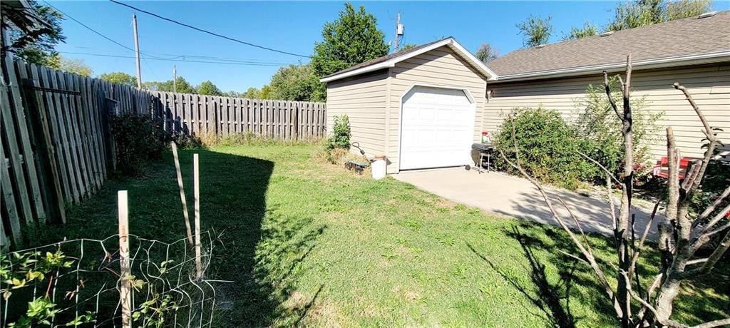 702 Briarwood Drive — photo 3