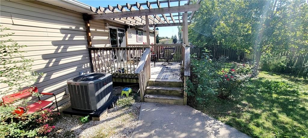702 Briarwood Drive — photo 23