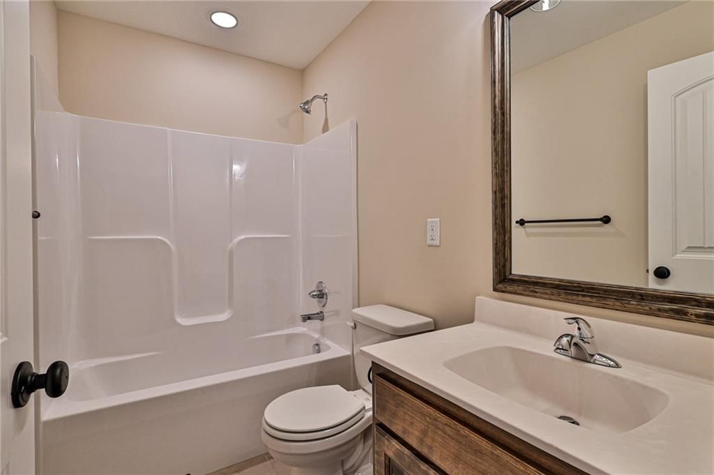 213 SW Chelmsford Drive — photo 24